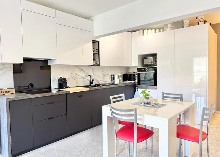 Apartment Beau 3 Pieces, Vue Mer, 100m Du Casino Et Des Plages, Double Exposition Avec Terrasses *